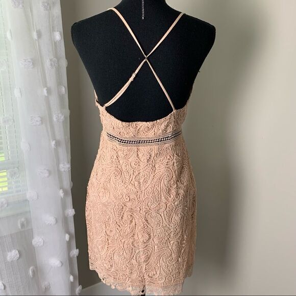 The Jetset Diaries Hyacinth blossom pink lace minidress size medium - Picture 9 of 15